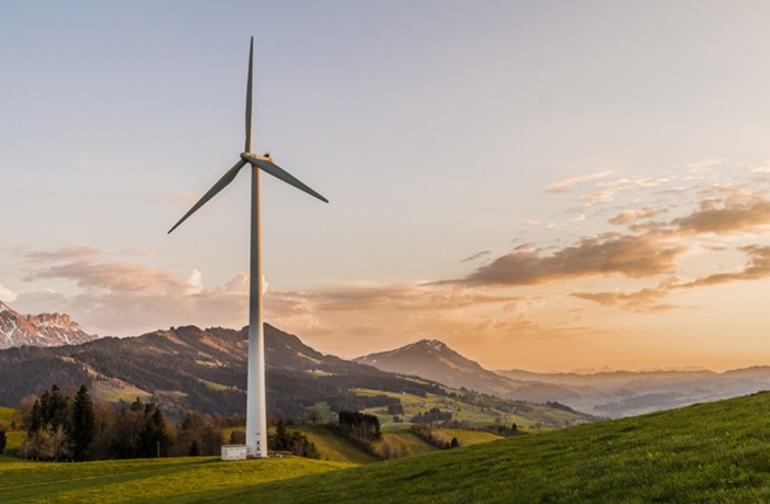 中國新能源產業蓬勃發展，為全球可持續發展作出積極貢獻